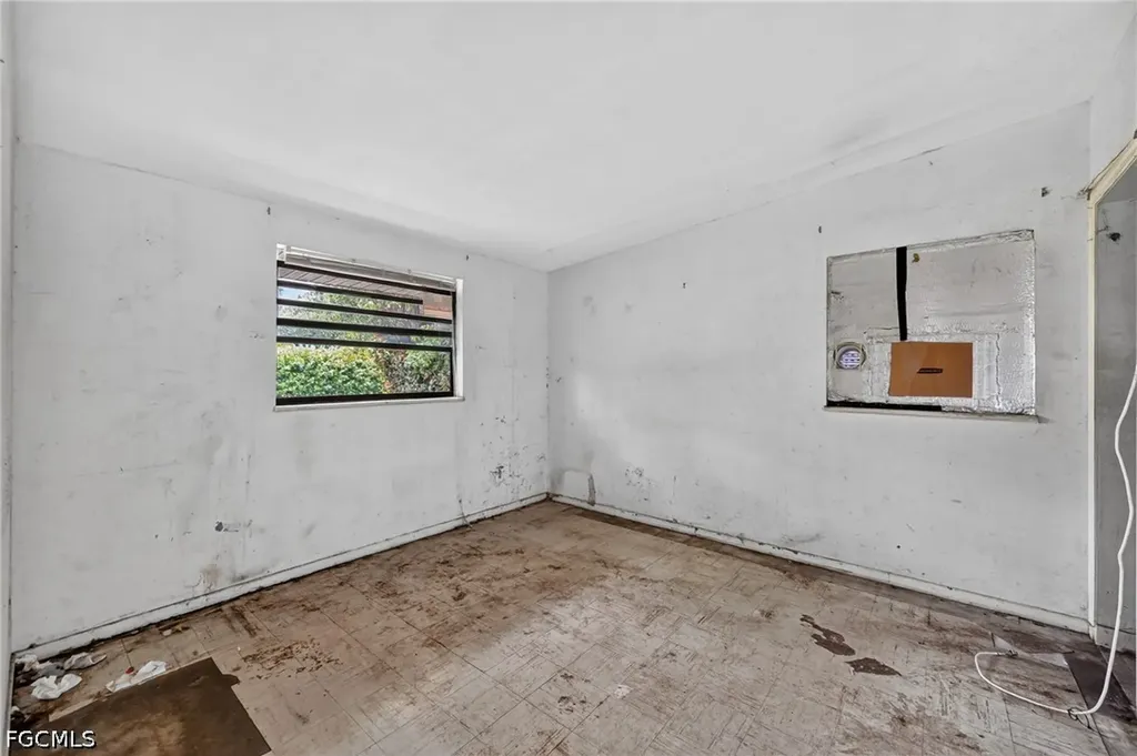 1223 Embassy Lane Naples FL 34104