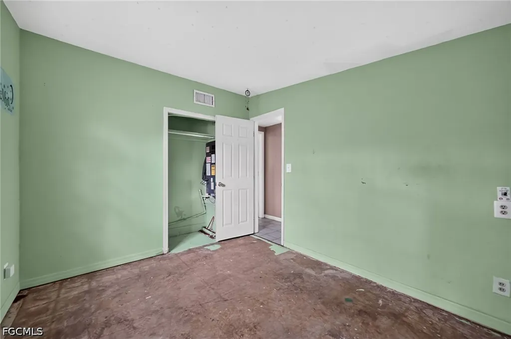 1223 Embassy Lane Naples FL 34104