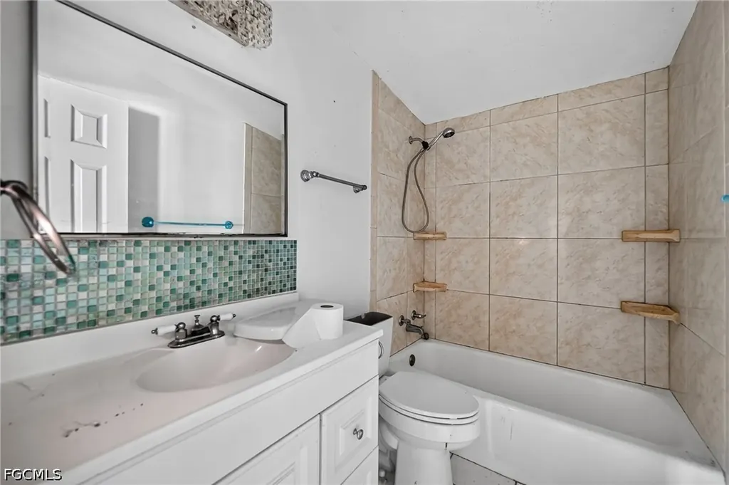 1223 Embassy Lane Naples FL 34104