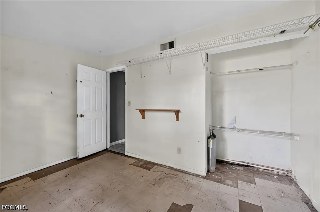 1223 Embassy Lane Naples FL 34104