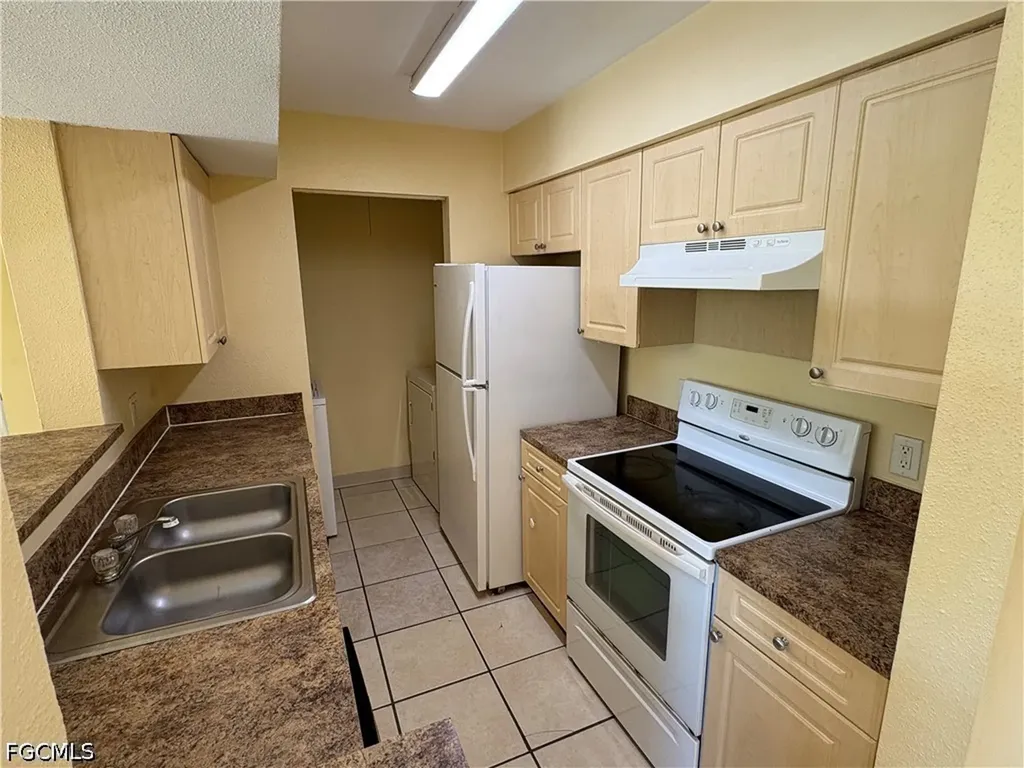 2905 Winkler Avenue Fort Myers FL 33916