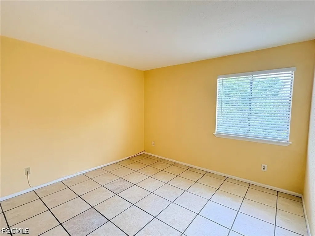 2905 Winkler Avenue Fort Myers FL 33916