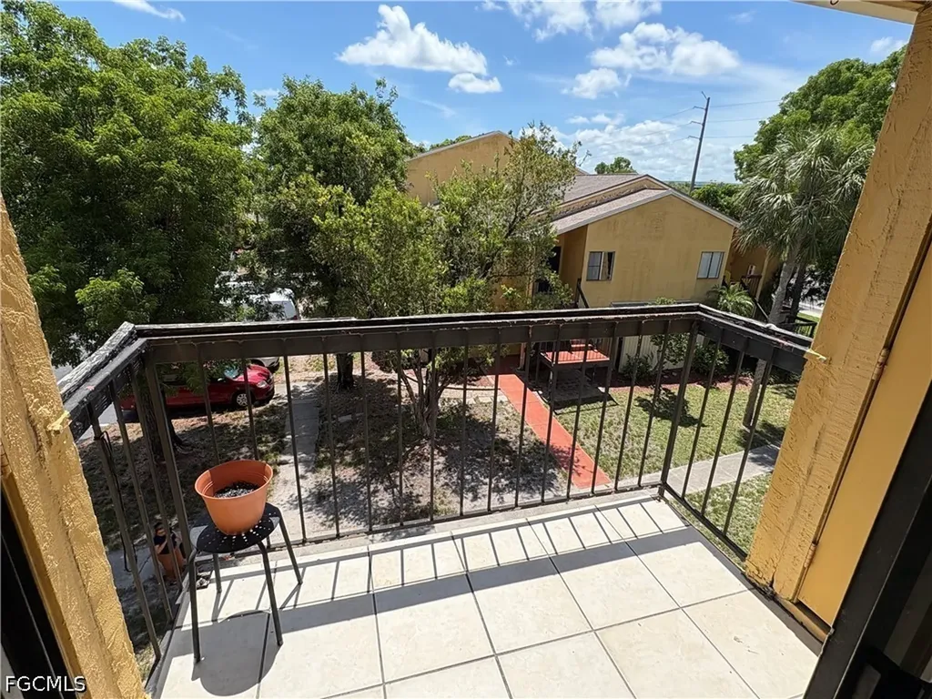 2905 Winkler Avenue Fort Myers FL 33916