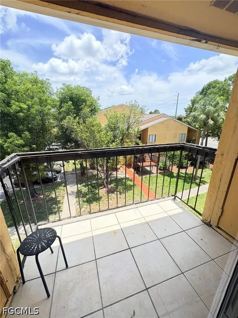 2905 Winkler Avenue Fort Myers FL 33916