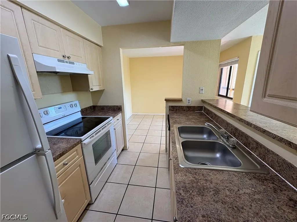 2905 Winkler Avenue Fort Myers FL 33916