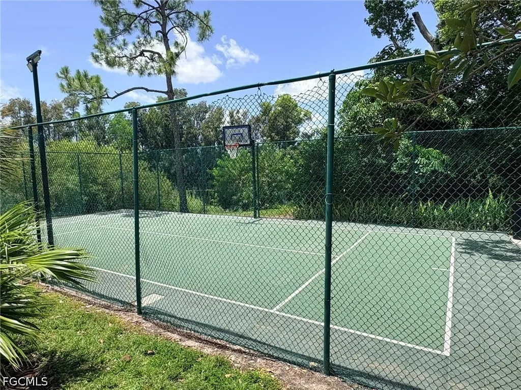 2905 Winkler Avenue Fort Myers FL 33916