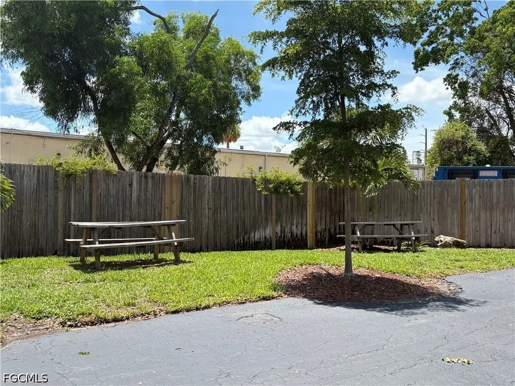 2905 Winkler Avenue Fort Myers FL 33916