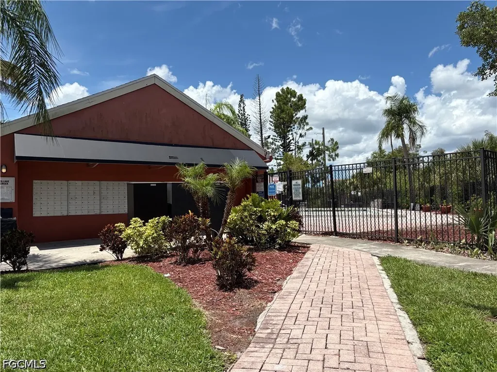 2905 Winkler Avenue Fort Myers FL 33916