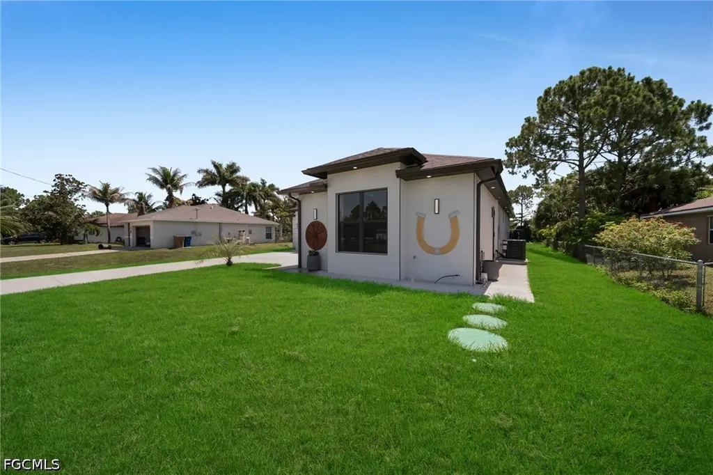 3903 Anita Avenue S Lehigh Acres FL 33976