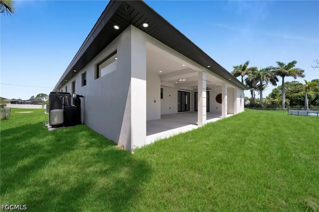 3903 Anita Avenue S Lehigh Acres FL 33976