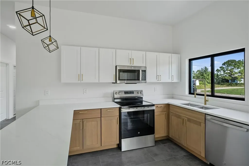 603 Hawthorne Avenue S Lehigh Acres FL 33974