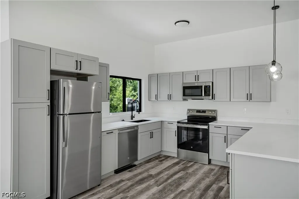 603 Hawthorne Avenue S Lehigh Acres FL 33974