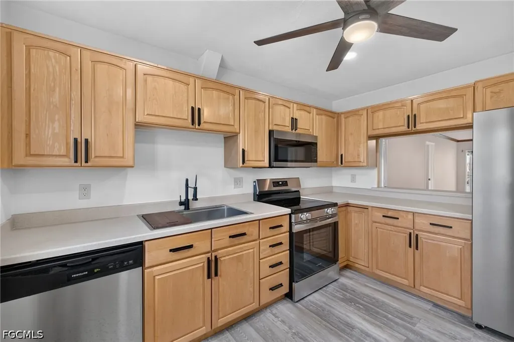 6913 Birdie Way Fort Myers FL 33919