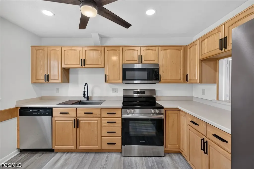 6913 Birdie Way Fort Myers FL 33919