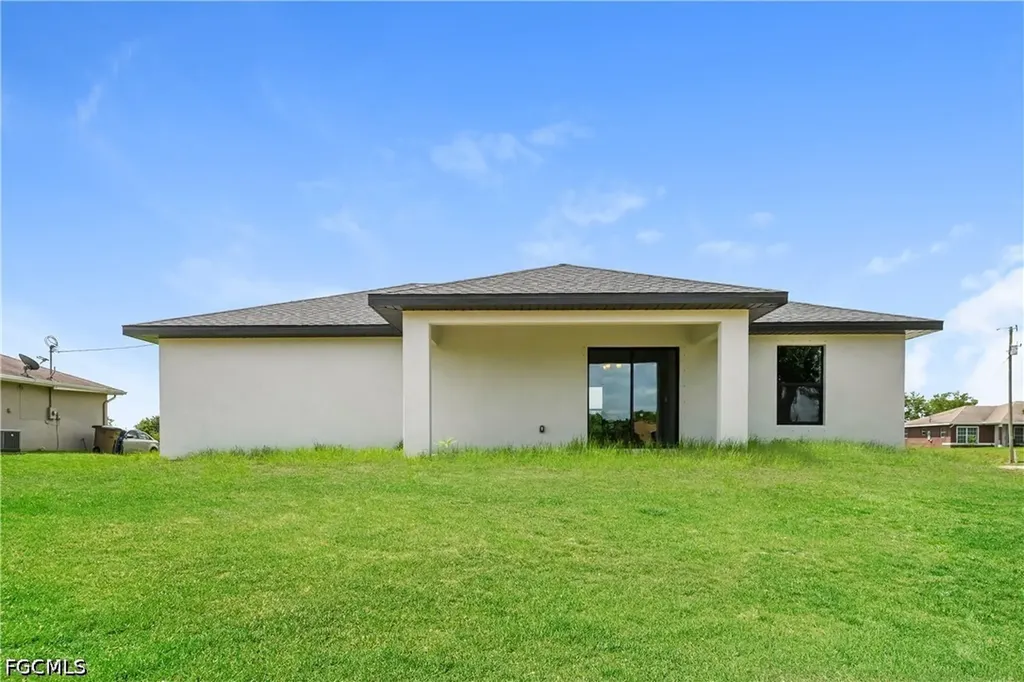 2714 25th Street SW Lehigh Acres FL 33976