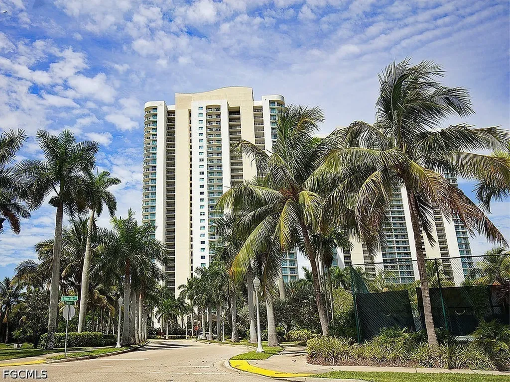 3000 Oasis Grand Boulevard Fort Myers FL 33916
