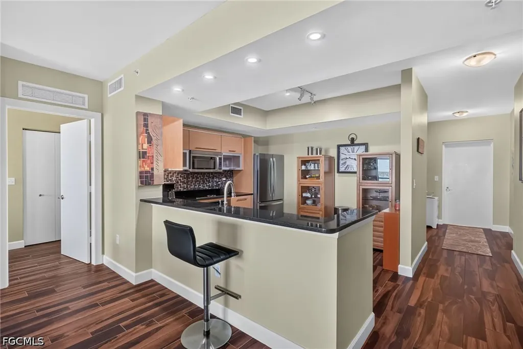 3000 Oasis Grand Boulevard Fort Myers FL 33916