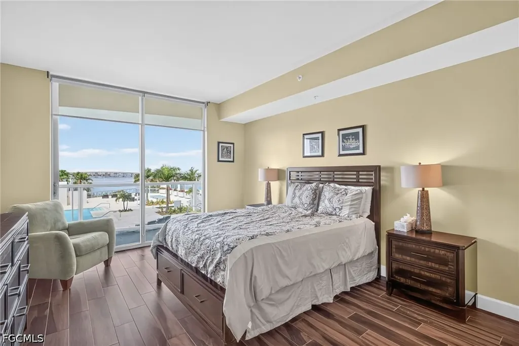 3000 Oasis Grand Boulevard Fort Myers FL 33916