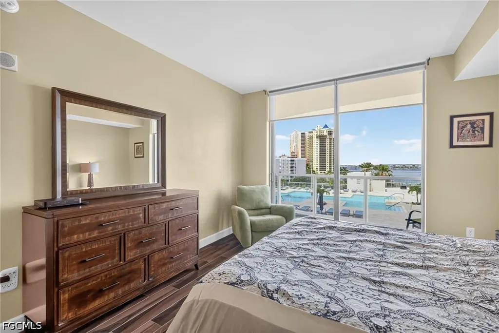 3000 Oasis Grand Boulevard Fort Myers FL 33916