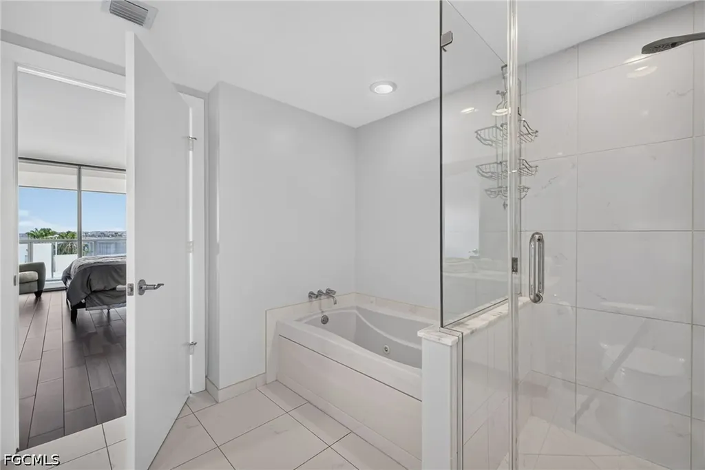 3000 Oasis Grand Boulevard Fort Myers FL 33916