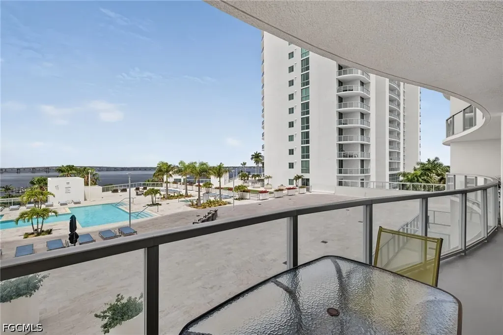 3000 Oasis Grand Boulevard Fort Myers FL 33916