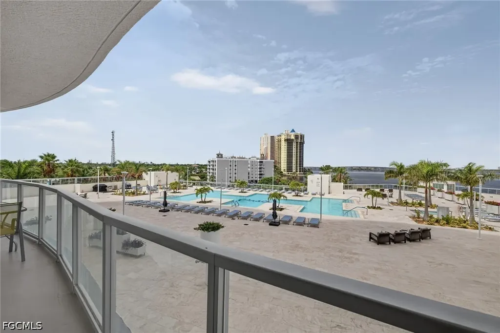3000 Oasis Grand Boulevard Fort Myers FL 33916