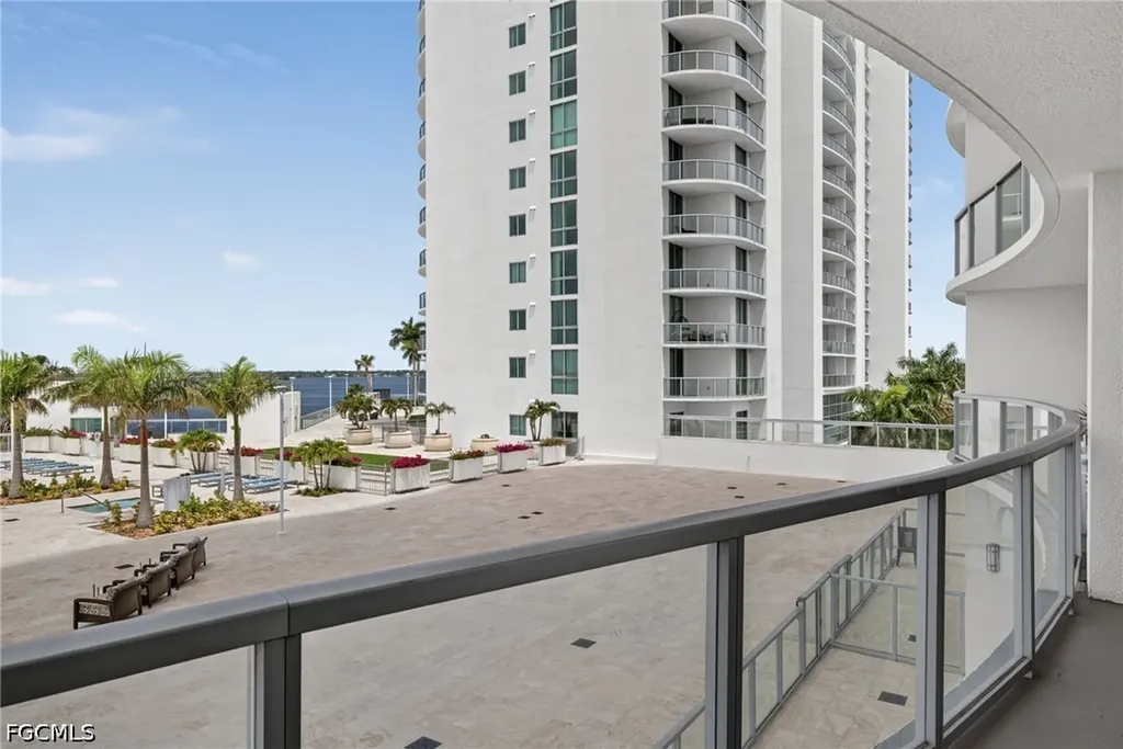 3000 Oasis Grand Boulevard Fort Myers FL 33916