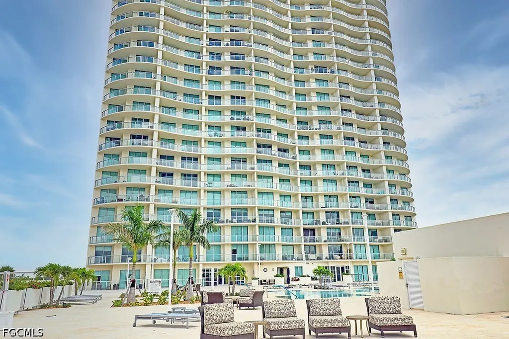 3000 Oasis Grand Boulevard Fort Myers FL 33916