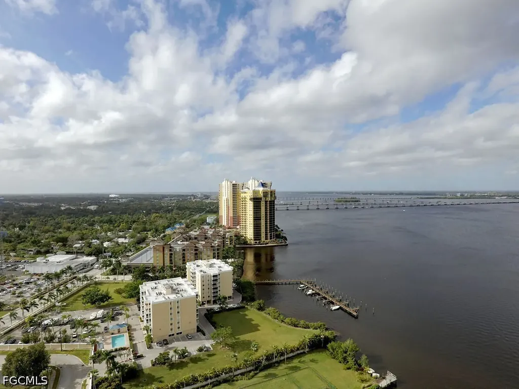 3000 Oasis Grand Boulevard Fort Myers FL 33916