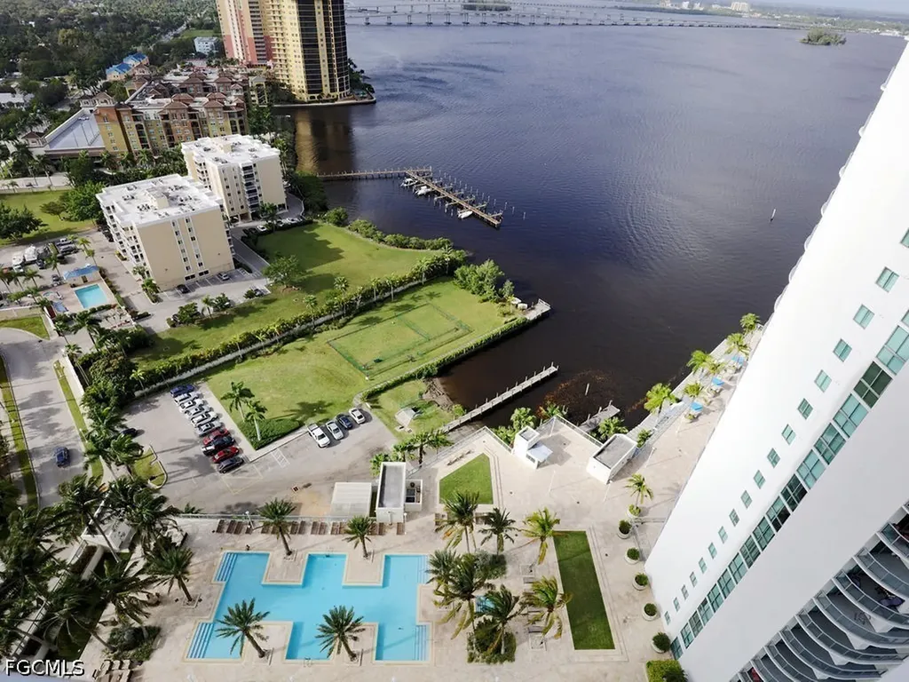 3000 Oasis Grand Boulevard Fort Myers FL 33916