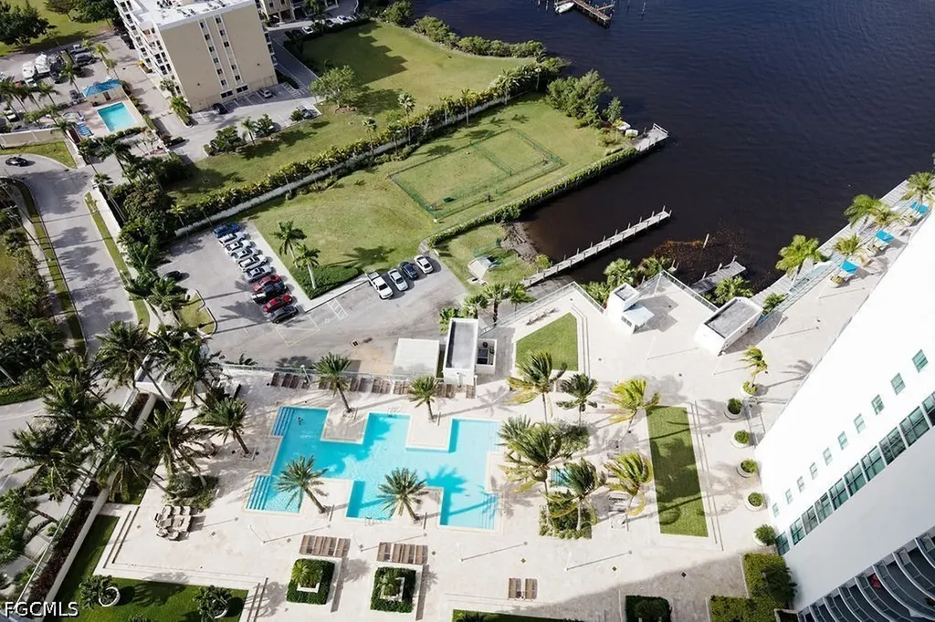 3000 Oasis Grand Boulevard Fort Myers FL 33916