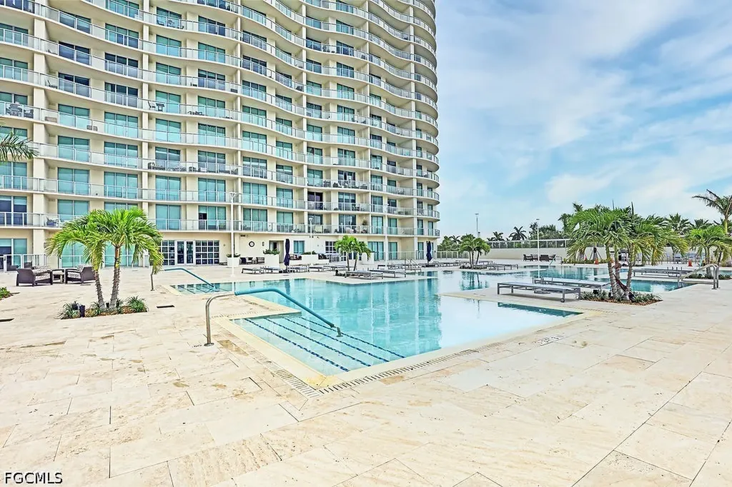 3000 Oasis Grand Boulevard Fort Myers FL 33916