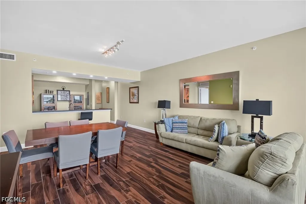 3000 Oasis Grand Boulevard Fort Myers FL 33916