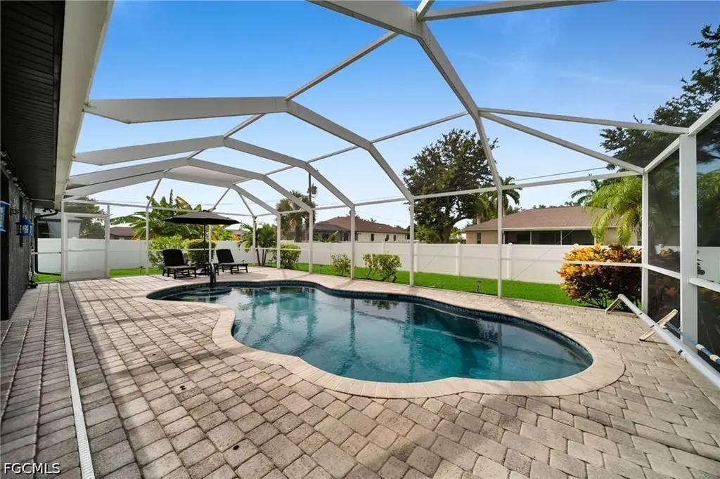 636 SW 10th Street Cape Coral FL 33991