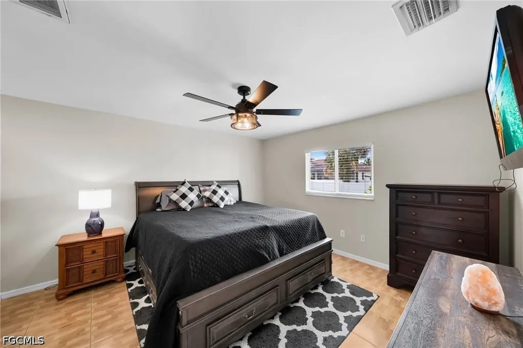 636 SW 10th Street Cape Coral FL 33991