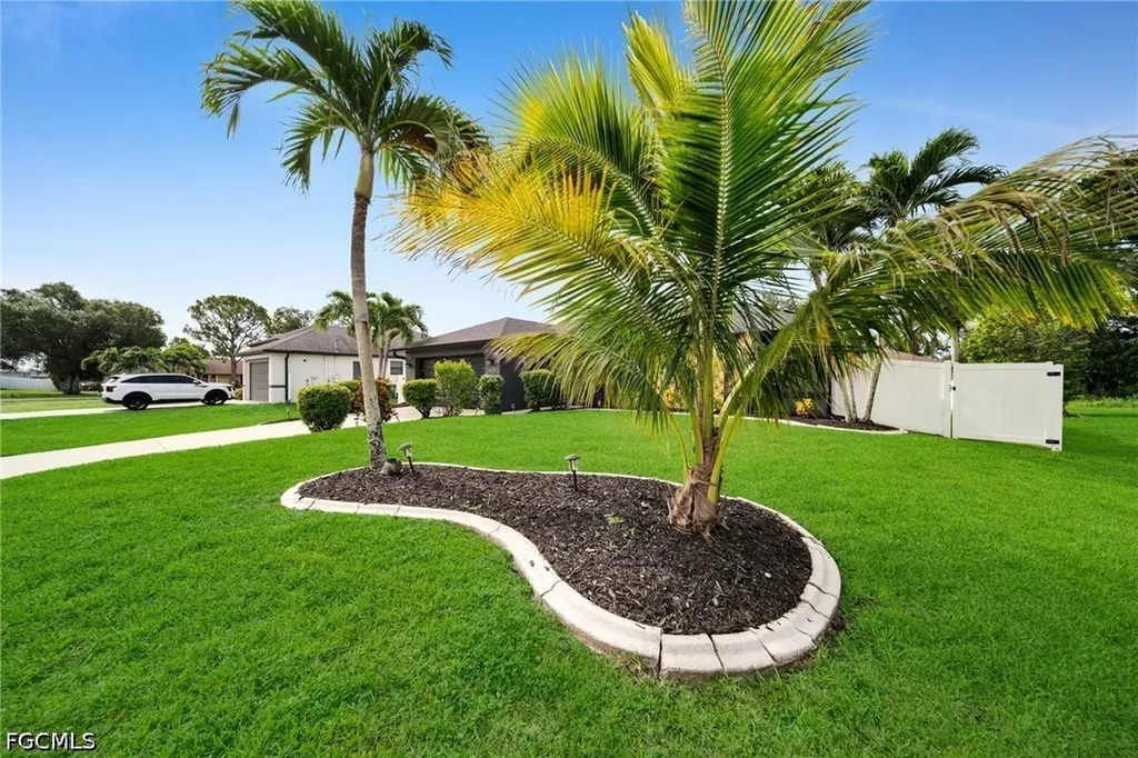 636 SW 10th Street Cape Coral FL 33991