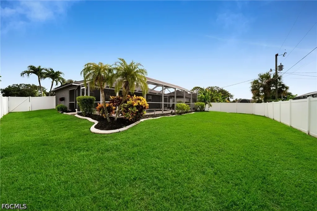 636 SW 10th Street Cape Coral FL 33991