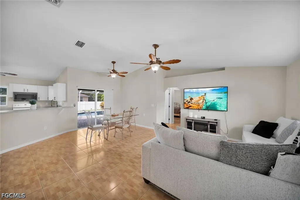 636 SW 10th Street Cape Coral FL 33991