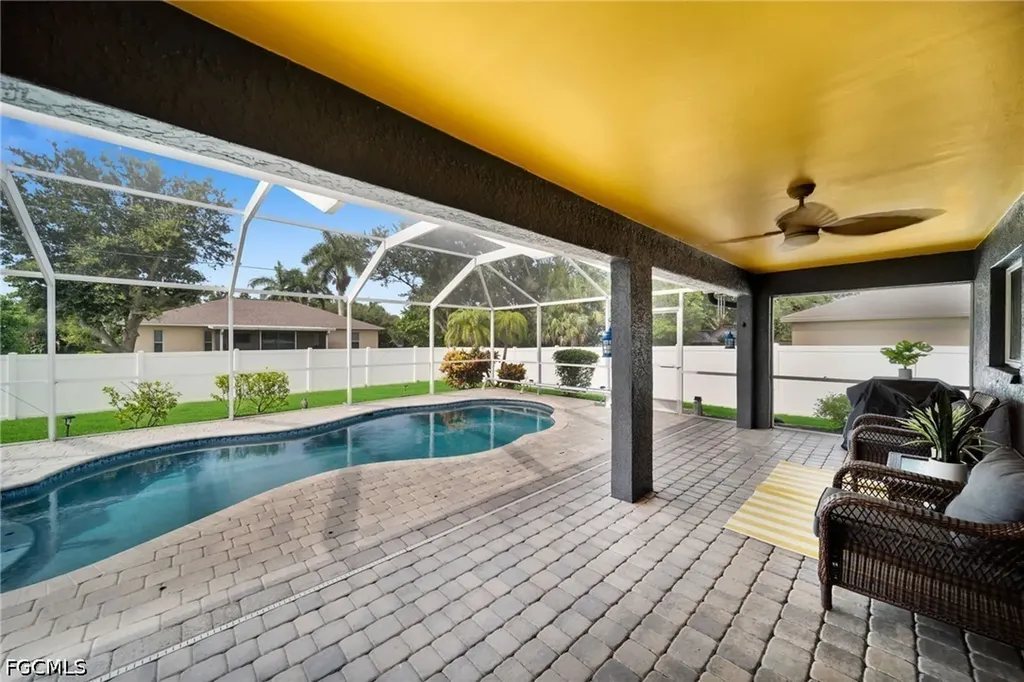 636 SW 10th Street Cape Coral FL 33991