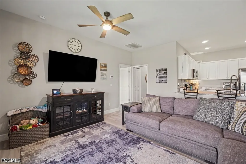 1628 NW 38th Avenue Cape Coral FL 33993