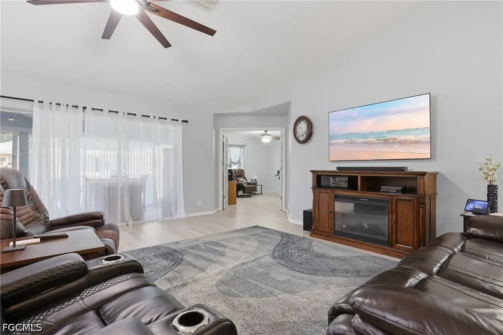 404 Parkdale Boulevard Lehigh Acres FL 33974
