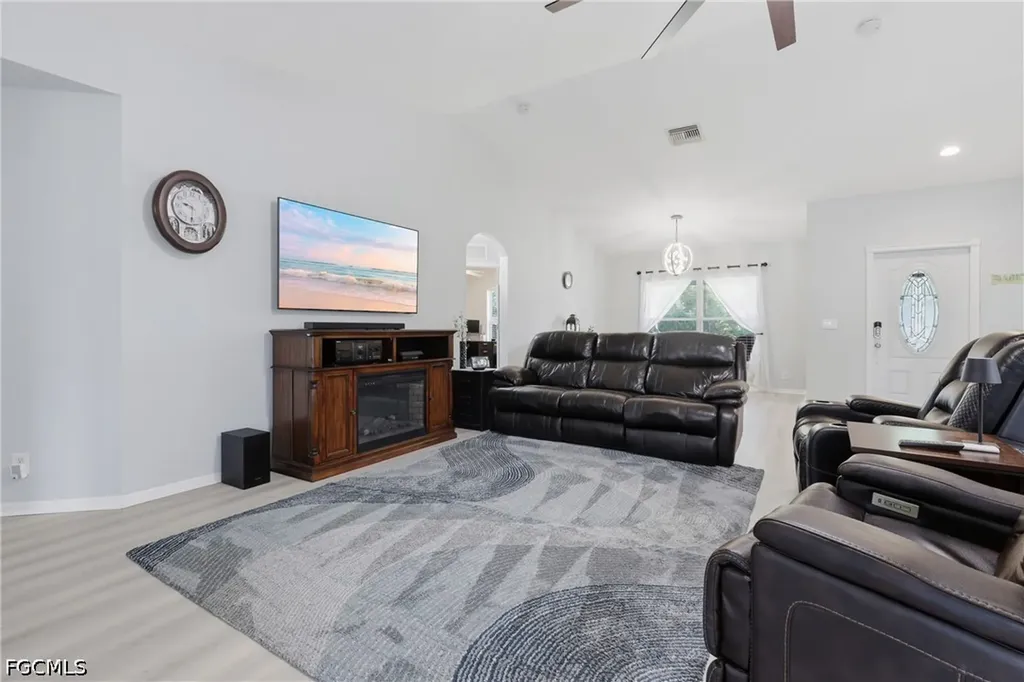 404 Parkdale Boulevard Lehigh Acres FL 33974