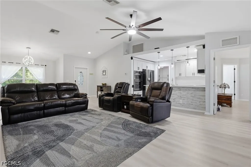 404 Parkdale Boulevard Lehigh Acres FL 33974