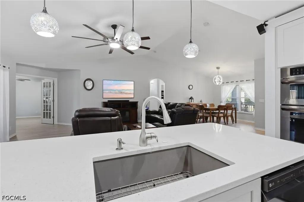 404 Parkdale Boulevard Lehigh Acres FL 33974