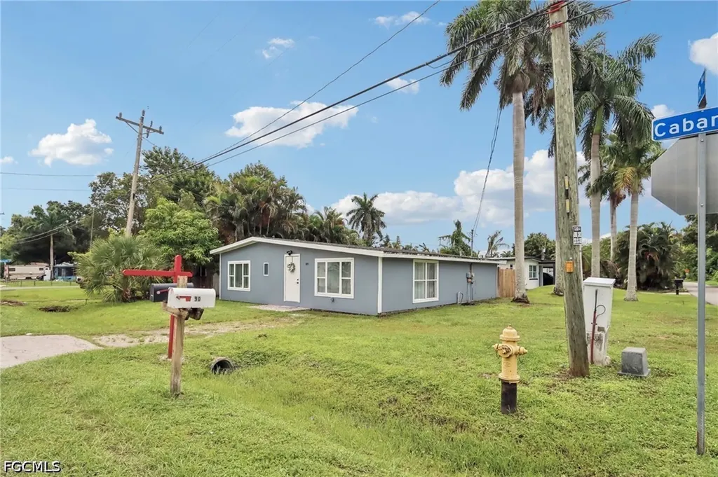 89 Cabana Avenue North Fort Myers FL 33903
