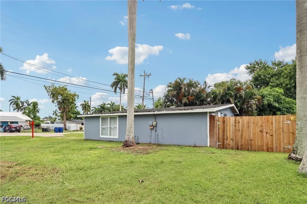 89 Cabana Avenue North Fort Myers FL 33903