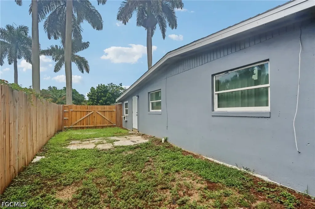89 Cabana Avenue North Fort Myers FL 33903