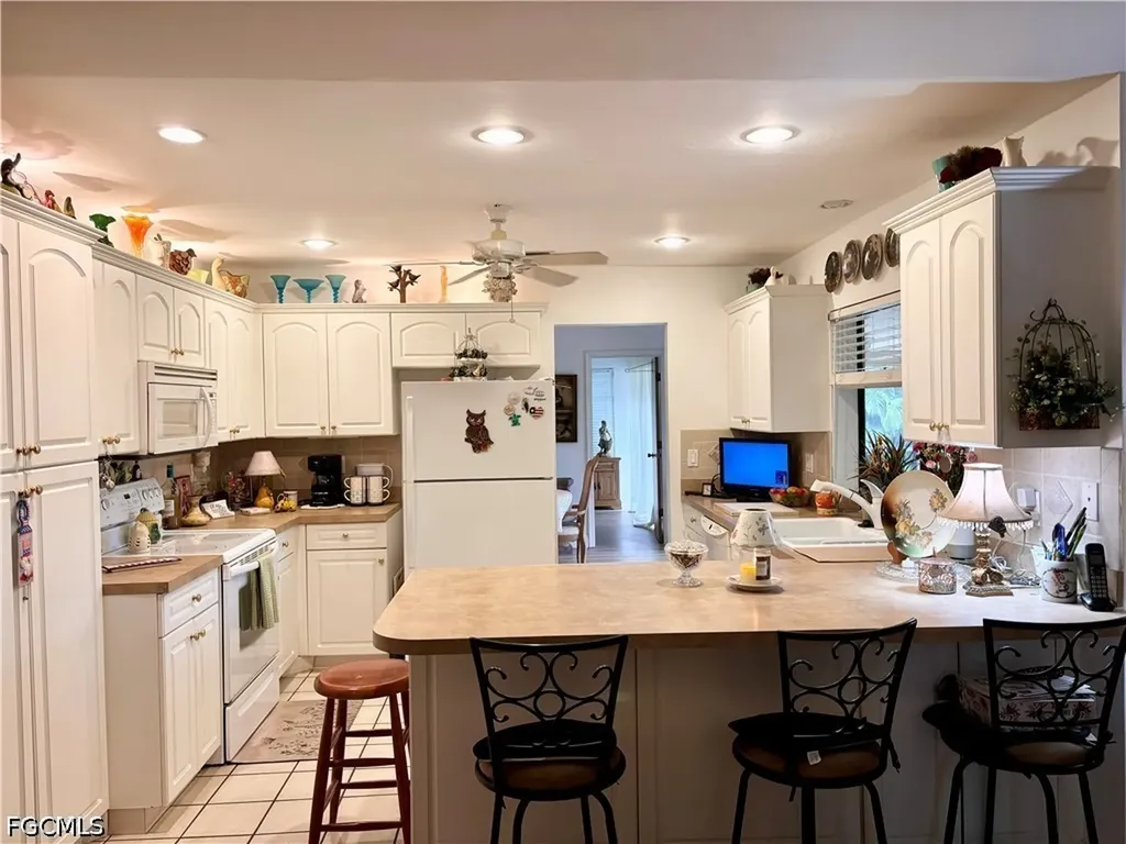 810 El Dorado Parkway W Cape Coral FL 33914