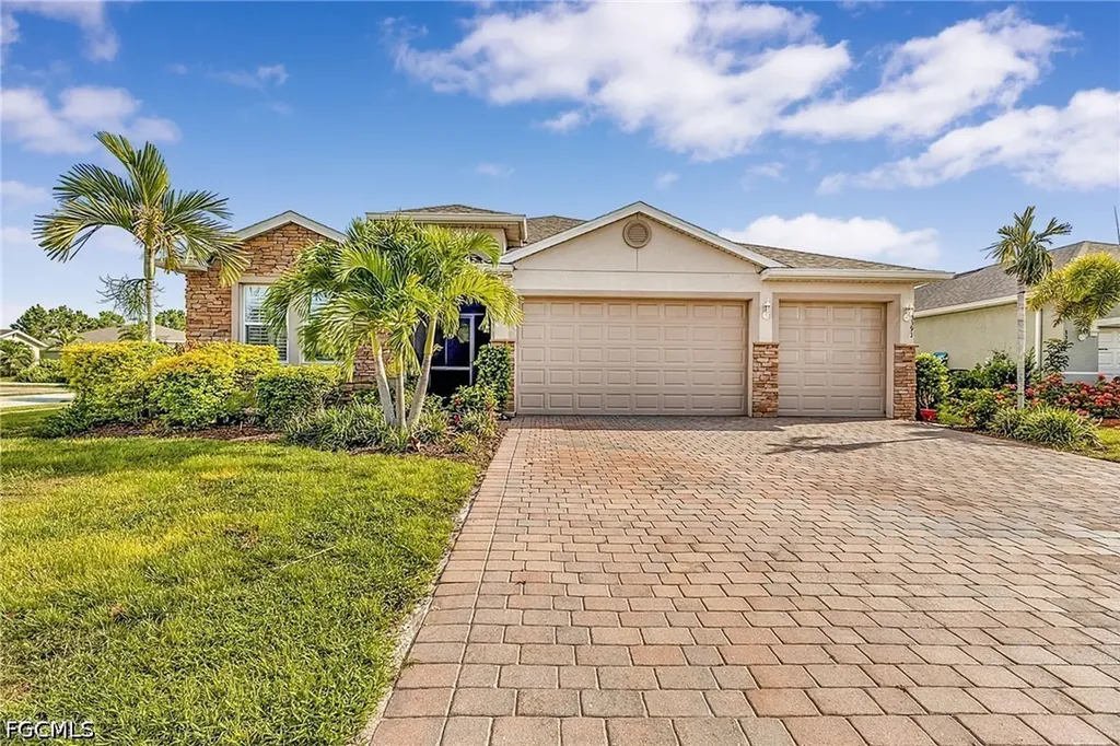 3391 Acapulco Circle Cape Coral FL 33909