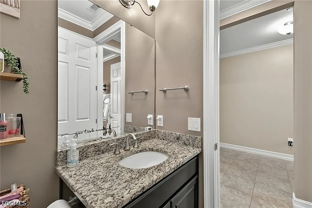 3391 Acapulco Circle Cape Coral FL 33909